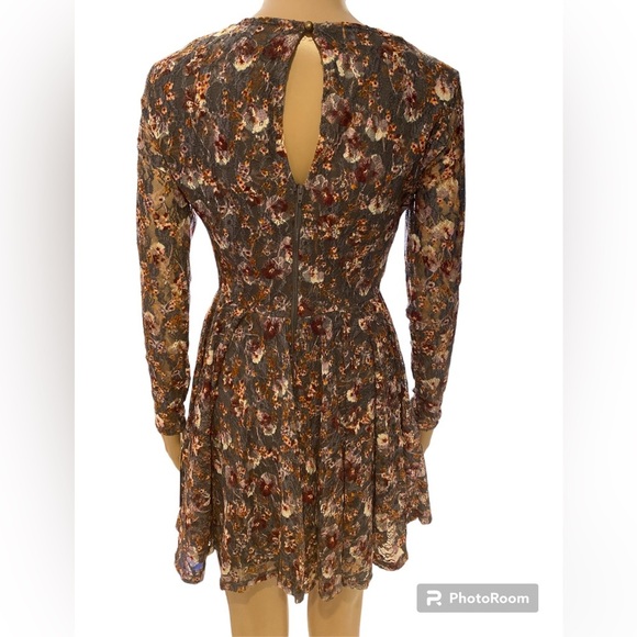 NWT Rewind Floral Dress size XS - Picture 3 of 4